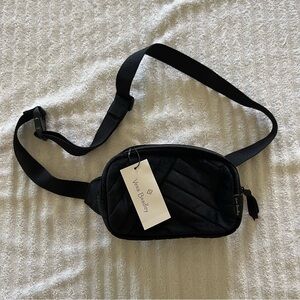 Vera Bradley Black Velvet Fanny Pack